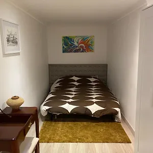 Cosy, Charming With Courtyard Paris