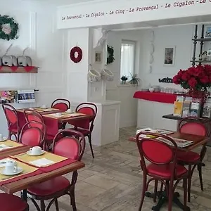 Le 5 Отель