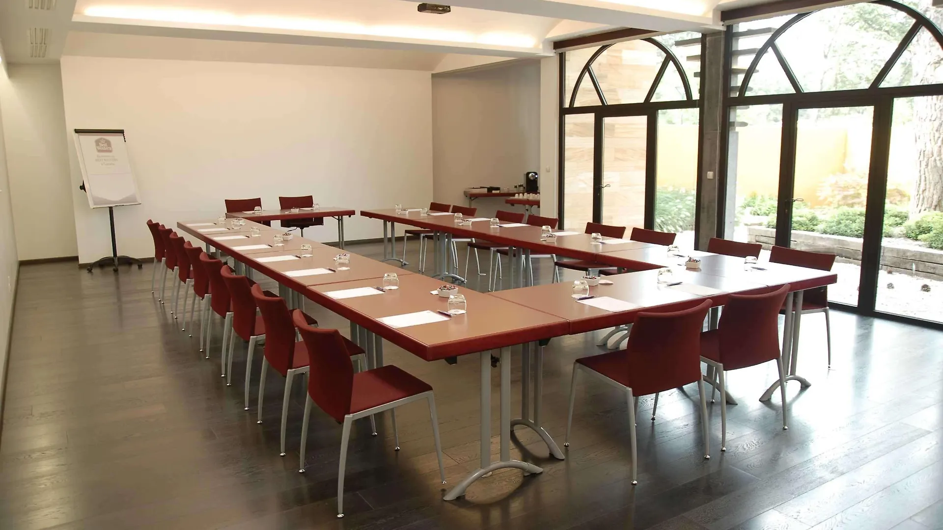 Hotel Best Western Plus Le Lavarin Avignon